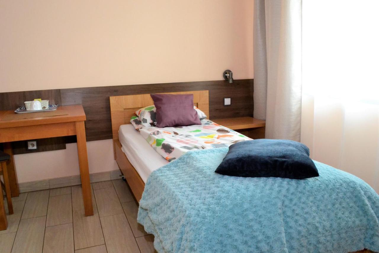 Comfort-24 Plus Słupca Exterior foto